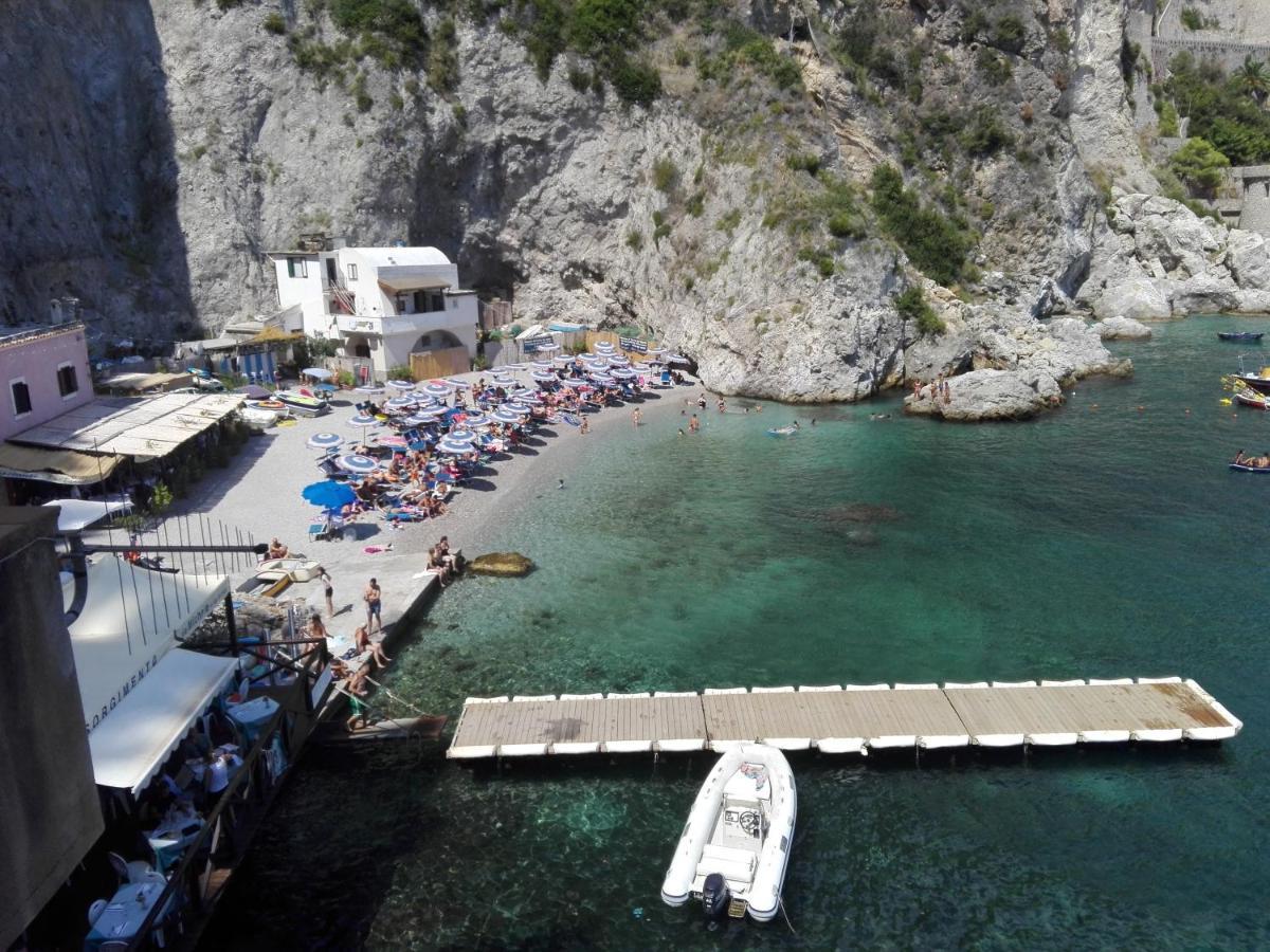Отель Casa Reginella - Borgo Marinaro Конка-дей-Марини Экстерьер фото